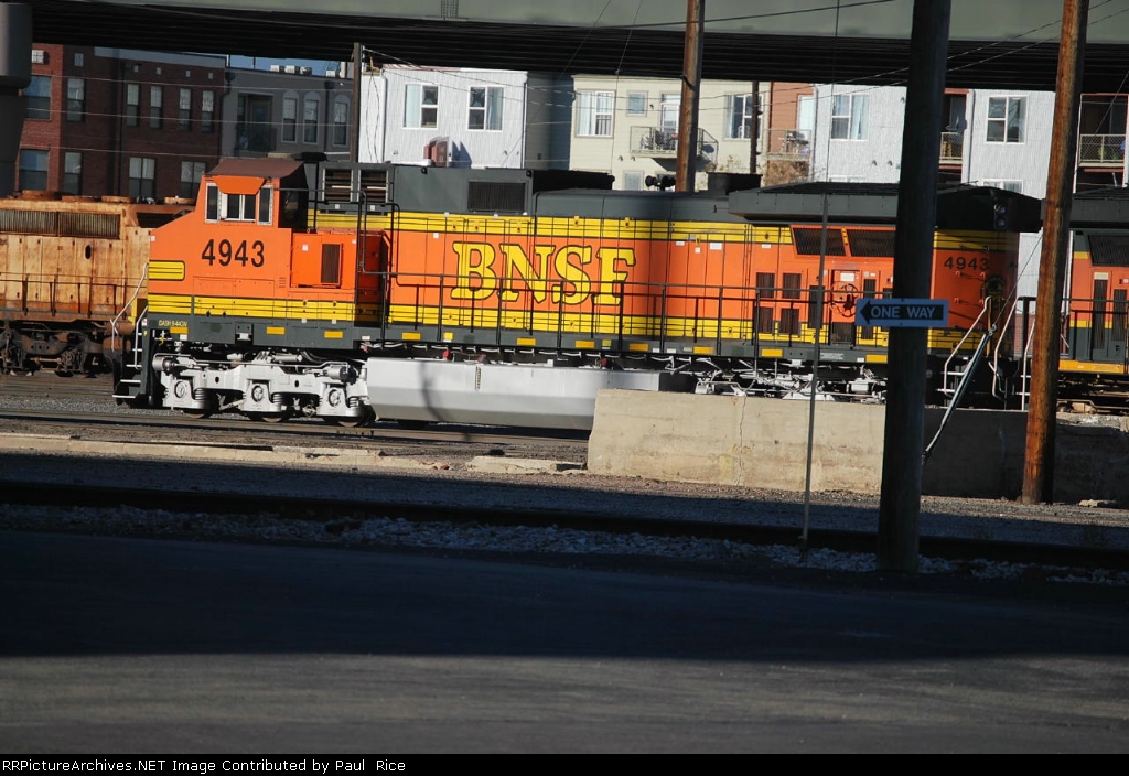 BNSF 4943